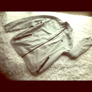 Nike large women’s gray sweater new athletic top